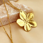 Luz de Isla Necklace