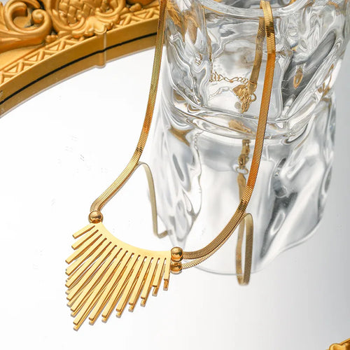Aurum Grace Necklace